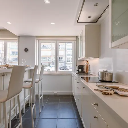 Spacious Nearby The Beach On Top Location In