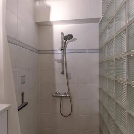 Spacious Nearby The Beach On Top Location In Апартаменты *